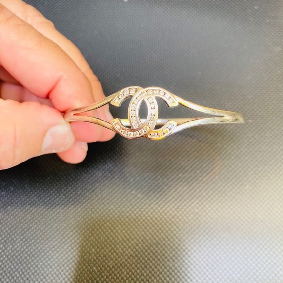 Chanel Authentic 14K  with  (37) tiny diamonds. - Picture 2 of 5